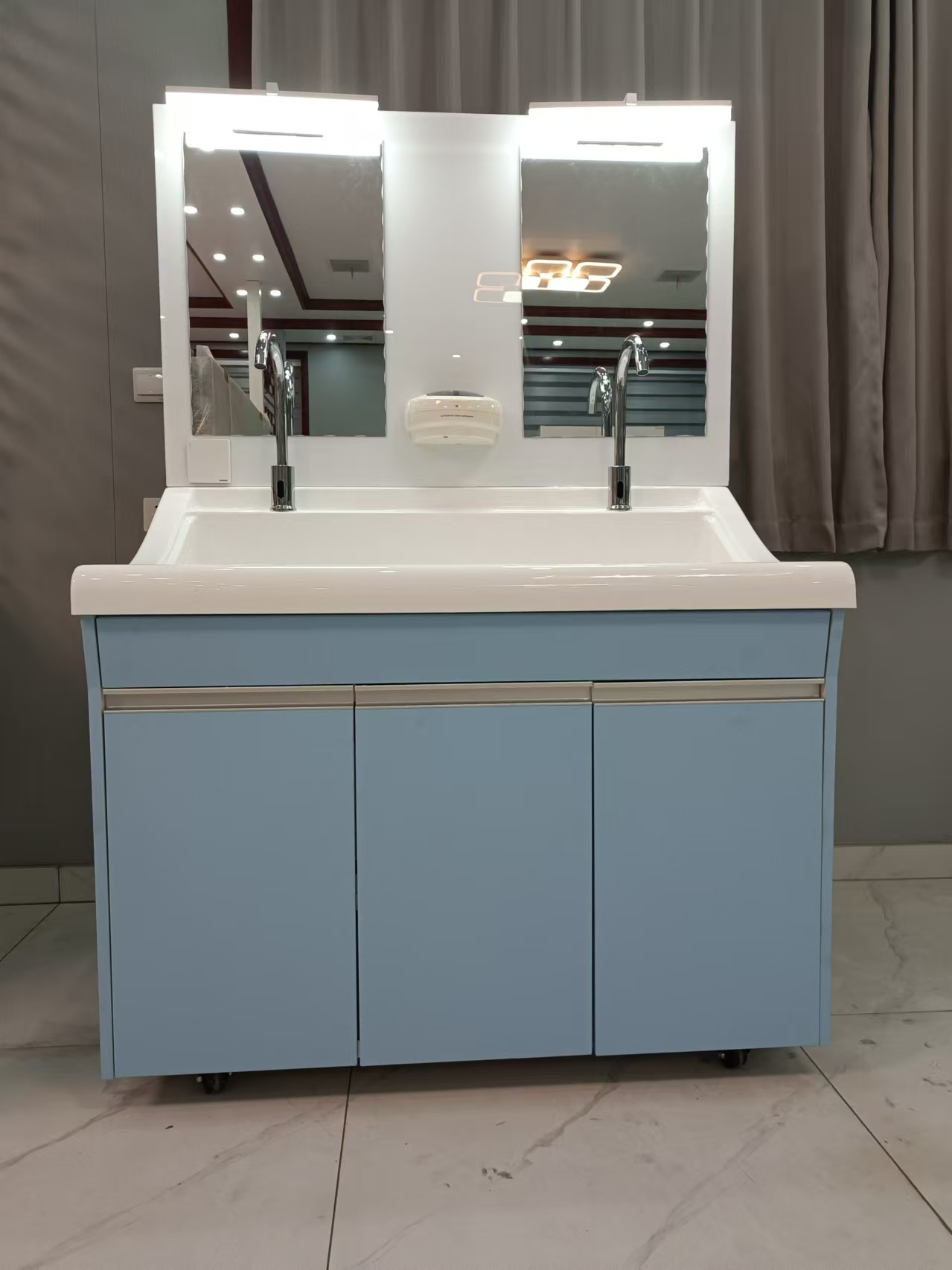 微笑在口，衛(wèi)生在手----洗手池